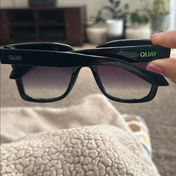 Quay Icy 125 black gradient sunglasses - Picture 2 of 6